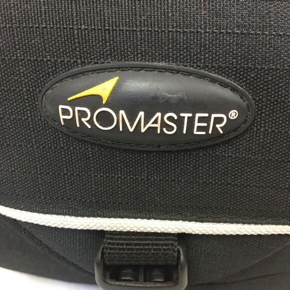 Promaster Black Insulated Zipper Adjustable Strap Camera Bag - Picture 4 of 11